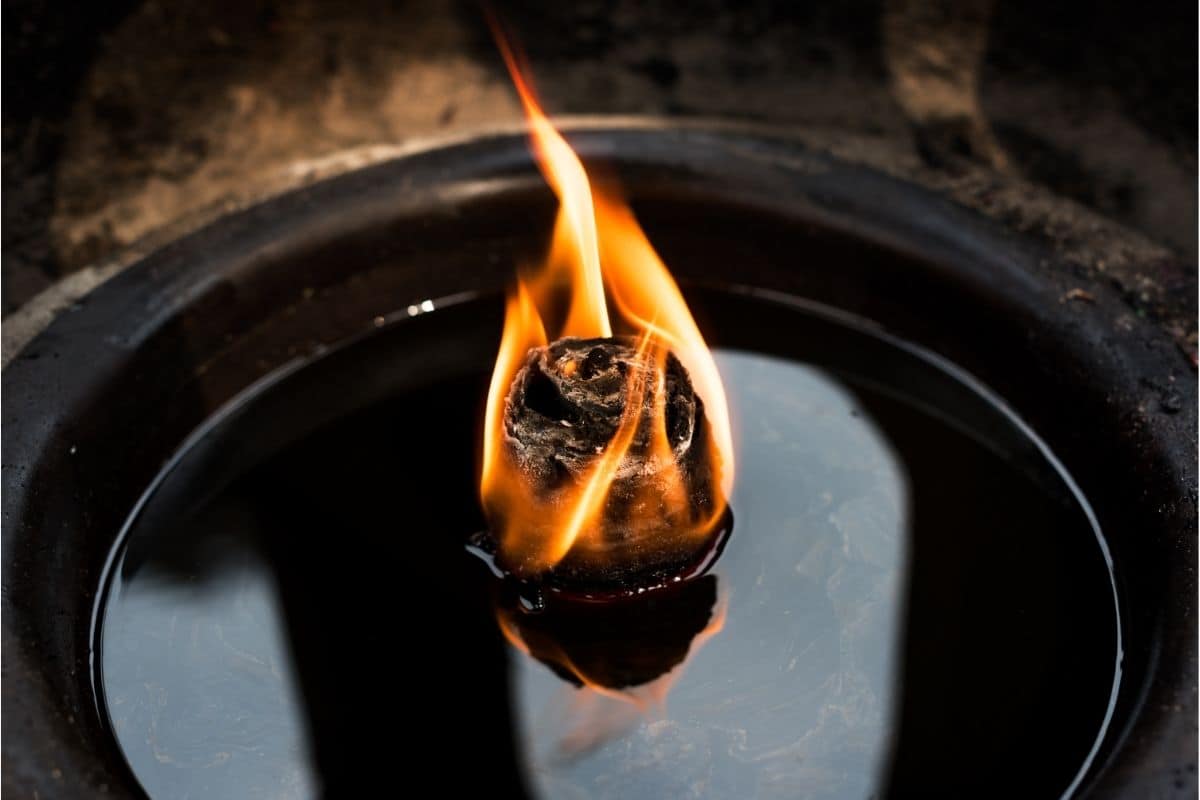 is-motor-oil-flammable-plus-tips-for-safe-storage-vehicle-answers