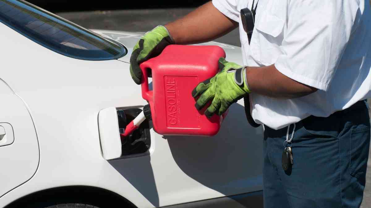 Can You Mix Old Gas with New Gas? (Gasoline Tips) Vehicle Answers